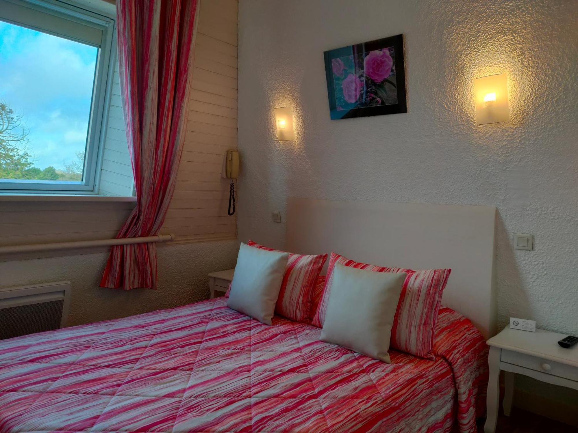 Hotel Le Littoral Lezardrieux Екстер'єр фото