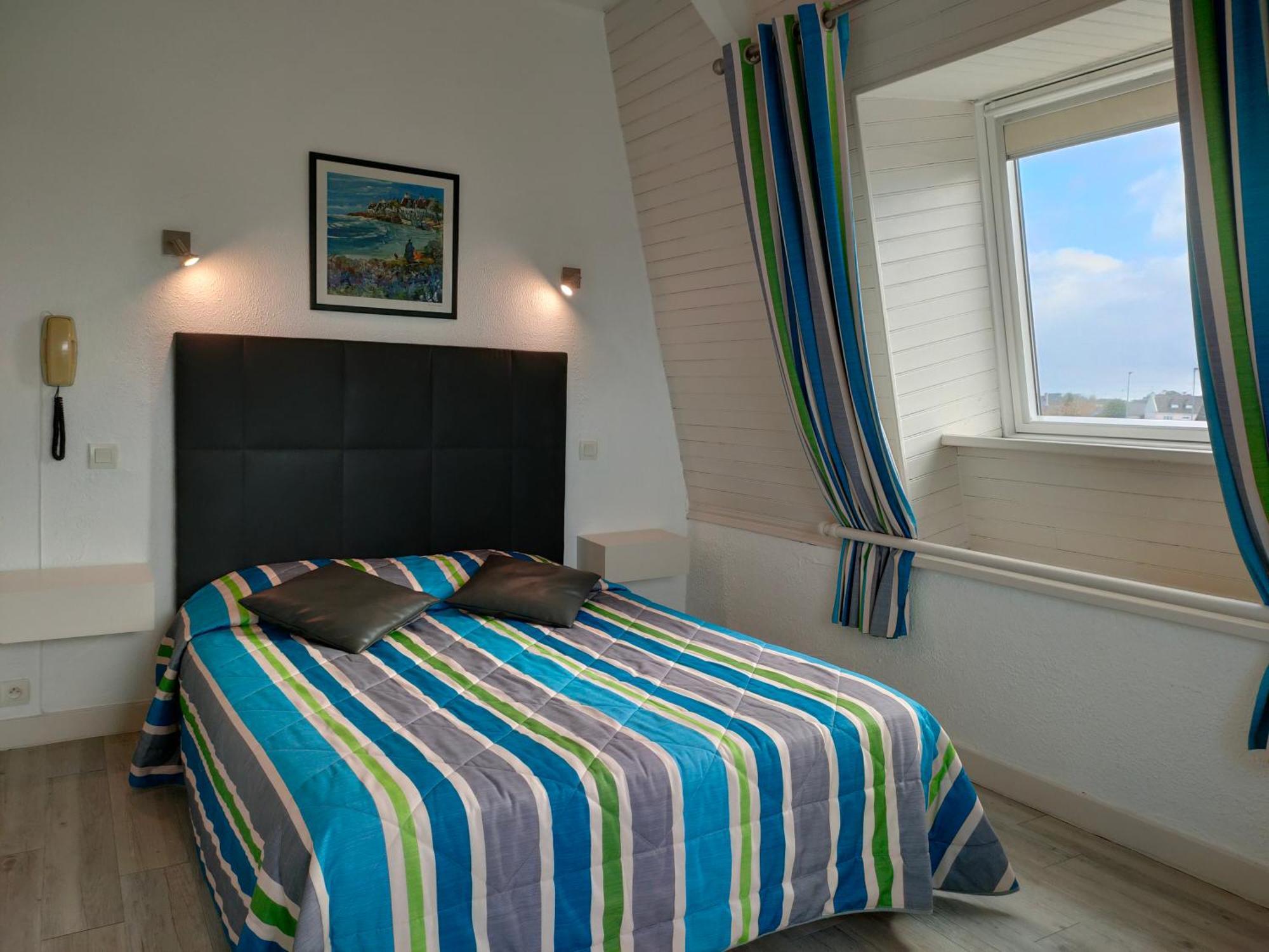 Hotel Le Littoral Lezardrieux Екстер'єр фото