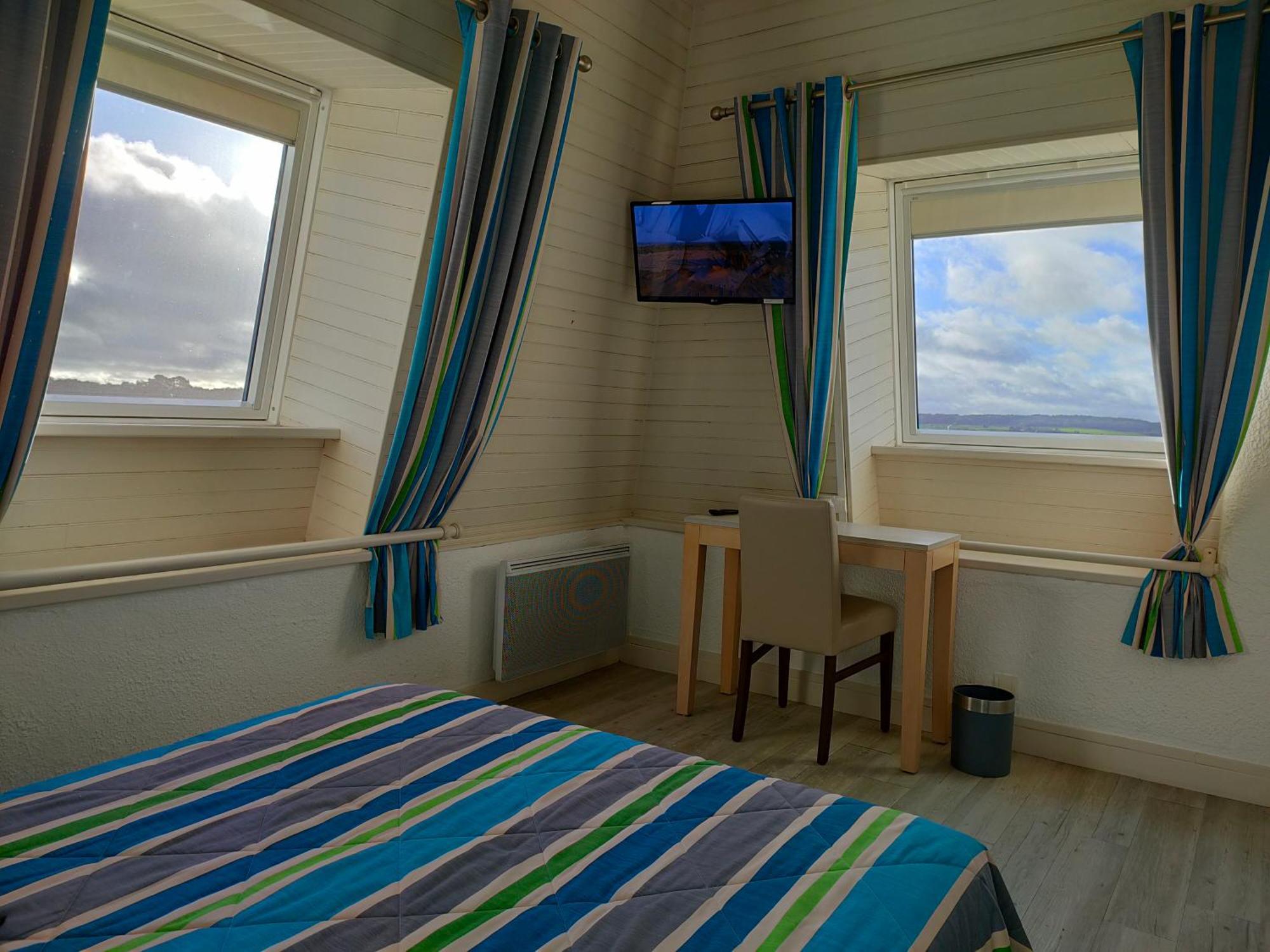 Hotel Le Littoral Lezardrieux Екстер'єр фото