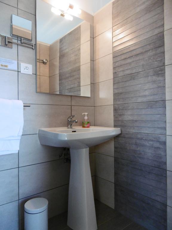 Hotel Le Littoral Lezardrieux Екстер'єр фото